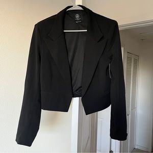 NEW black cropped blazer size med